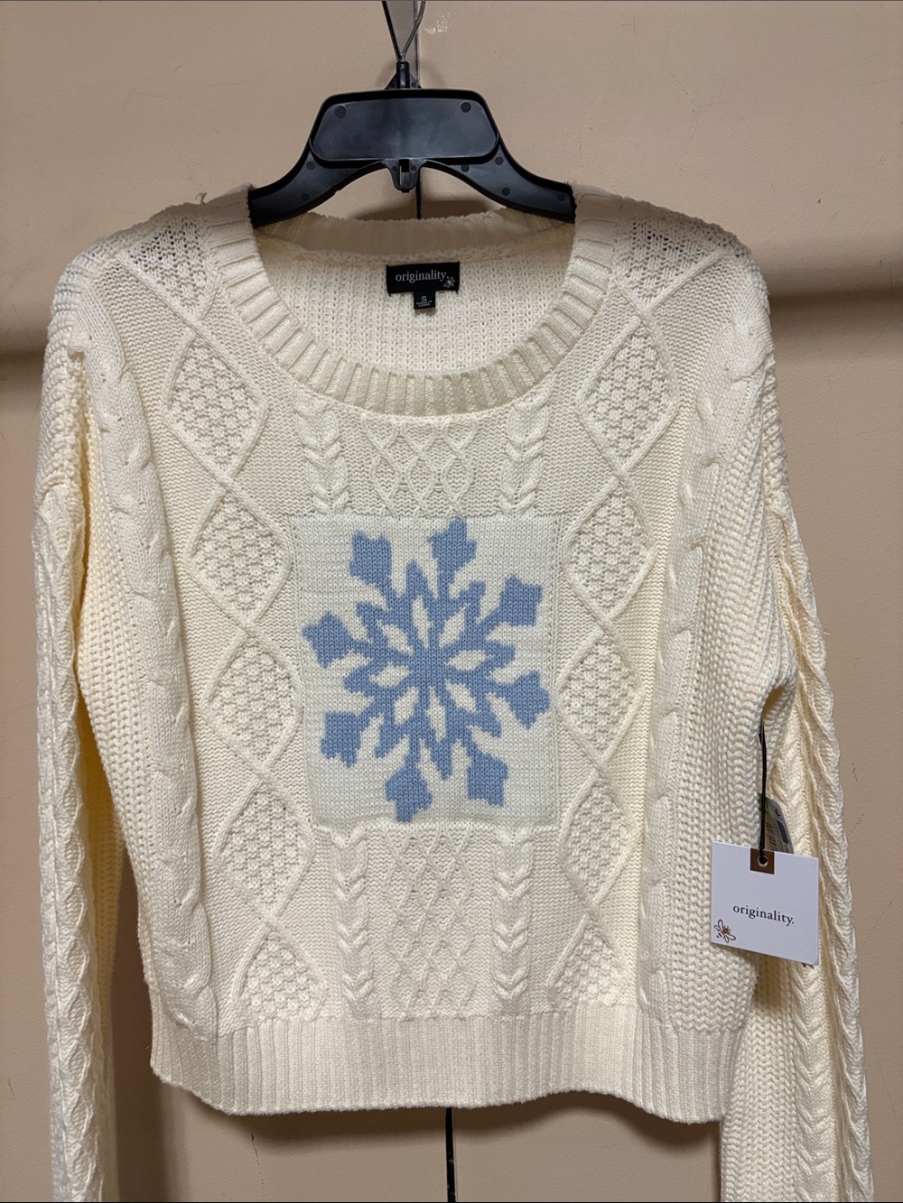 Originally(Juniors )Cream Cable-Knit Sweater with Blue Snowflake